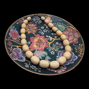 Crackle Glazed Chunky Graduated Cream Beaded Vintage 10-inch Statement Necklace